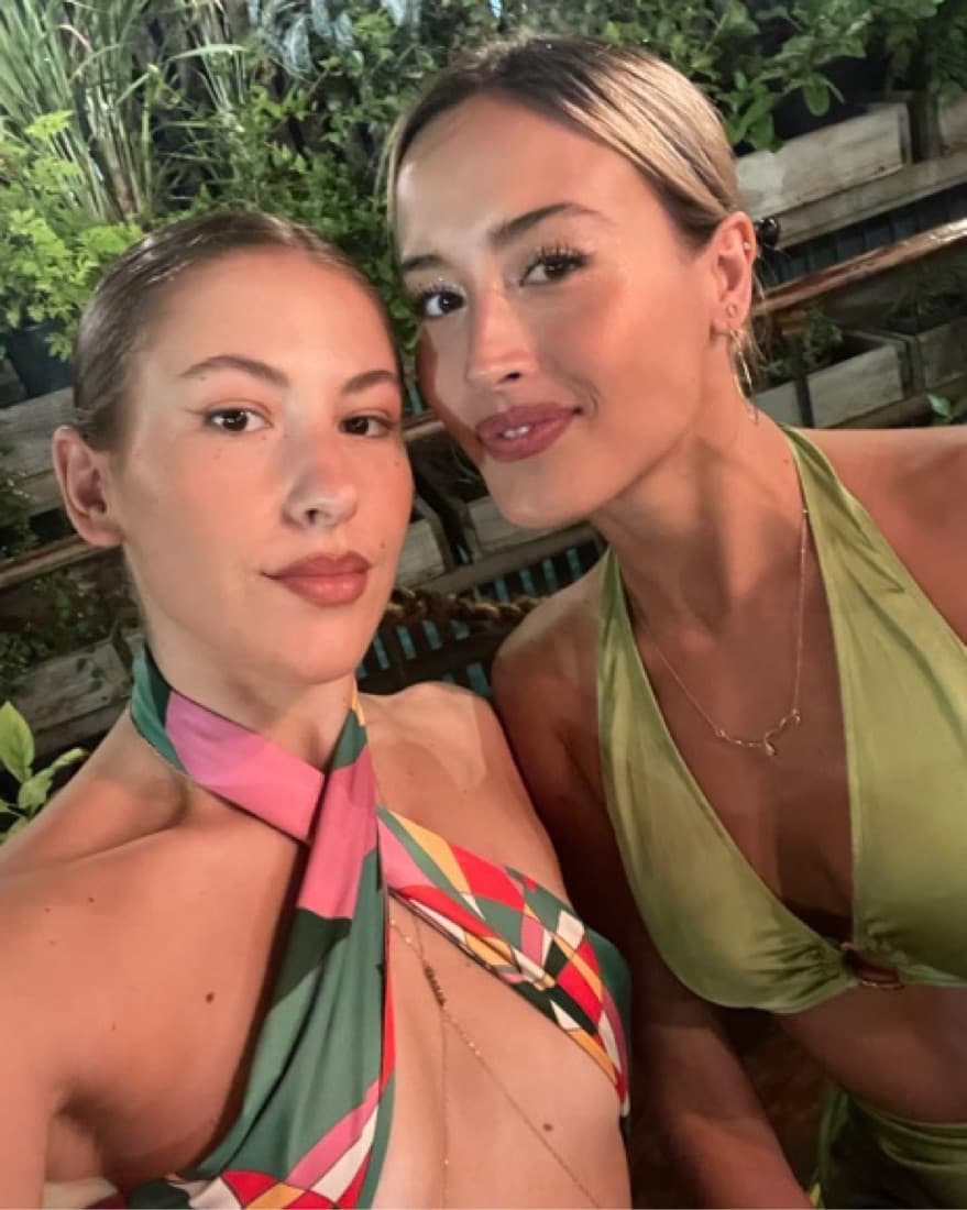 With Jean Naomi Set - Image 4