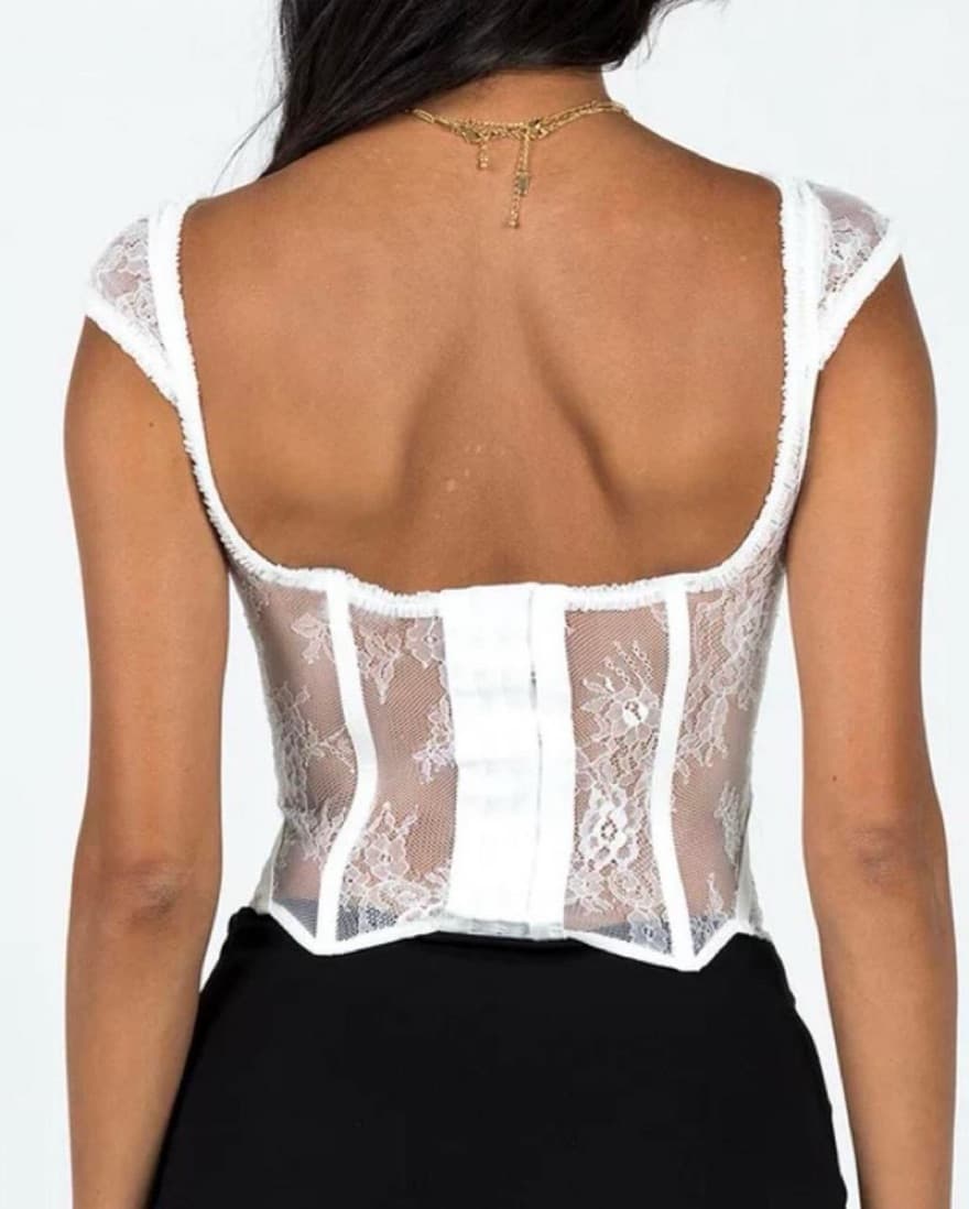 Lioness White Lace Corset - Image 3