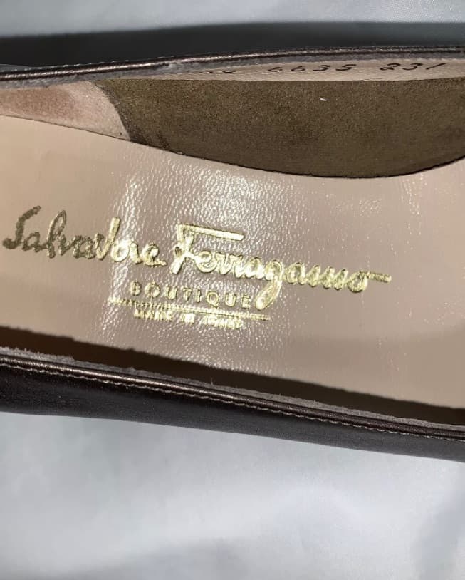 SALVATORE FERRAGAMO size 39 MINT! - Image 3