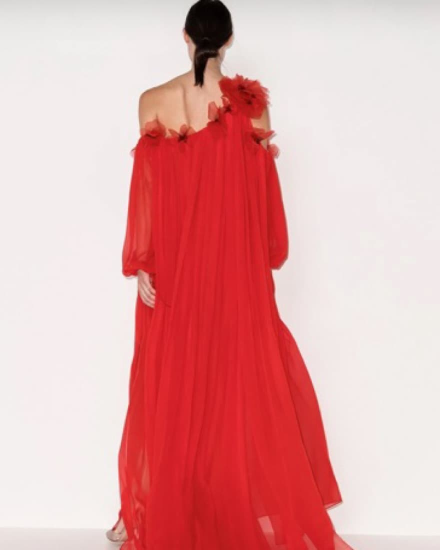 Oscar De La Renta Red Gown - Image 4