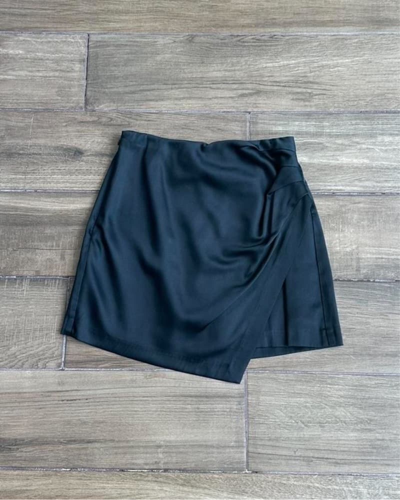 Abercrombie Black Satin Skort - Image 1