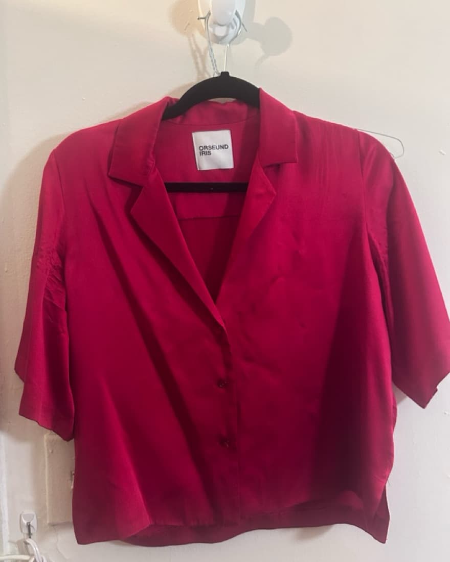 orseund iris red silk shirt - Image 2