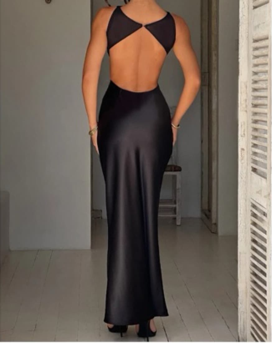 Elegant Backless Black Gown - Image 2
