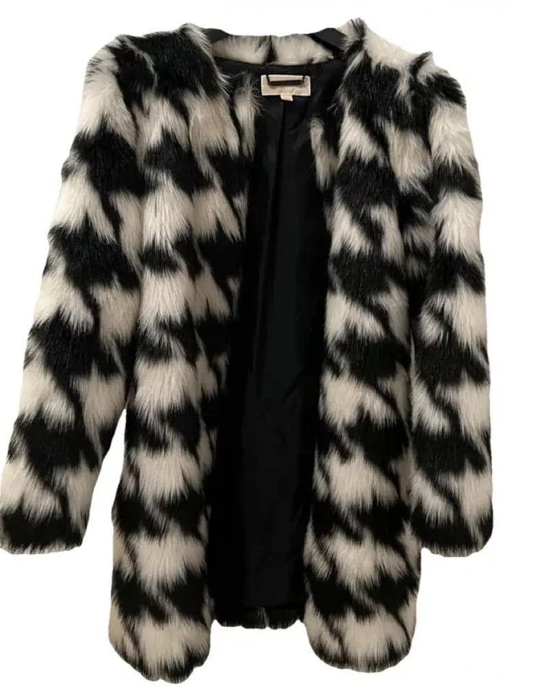 Chic Monochrome Faux Fur Coat - Image 2