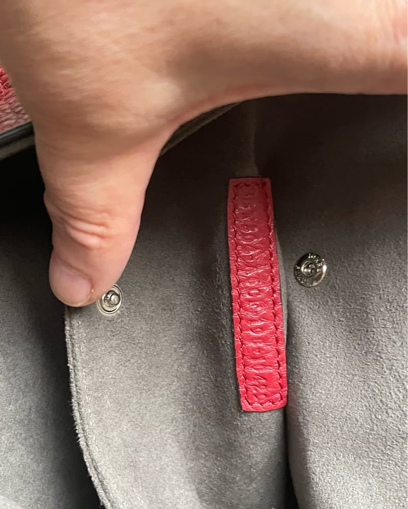 Chic Fendi Selleria Red Leather Crossbody Bag - Image 5