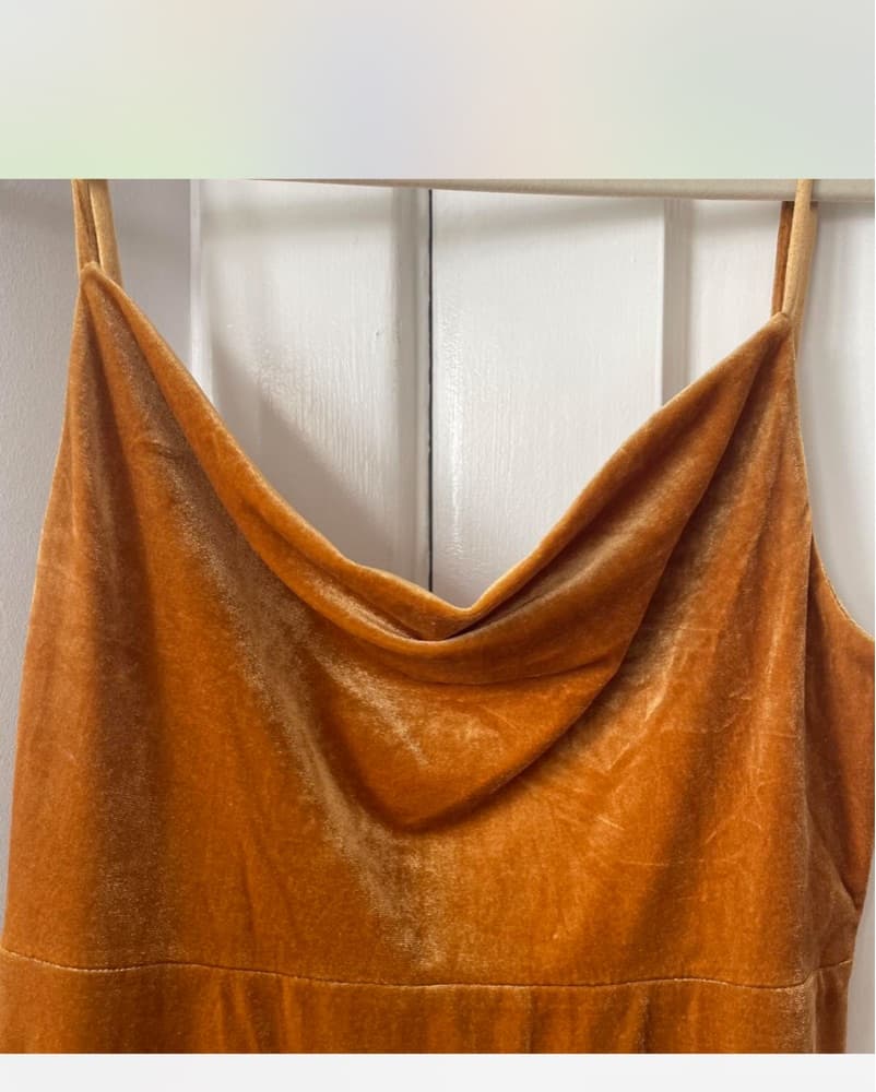Gold velvet Maxi Dress - Image 5