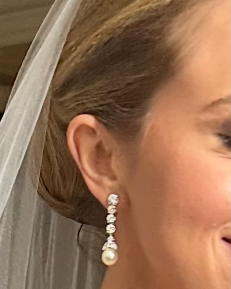 Elegant Pearl Drop Earrings - Image 2