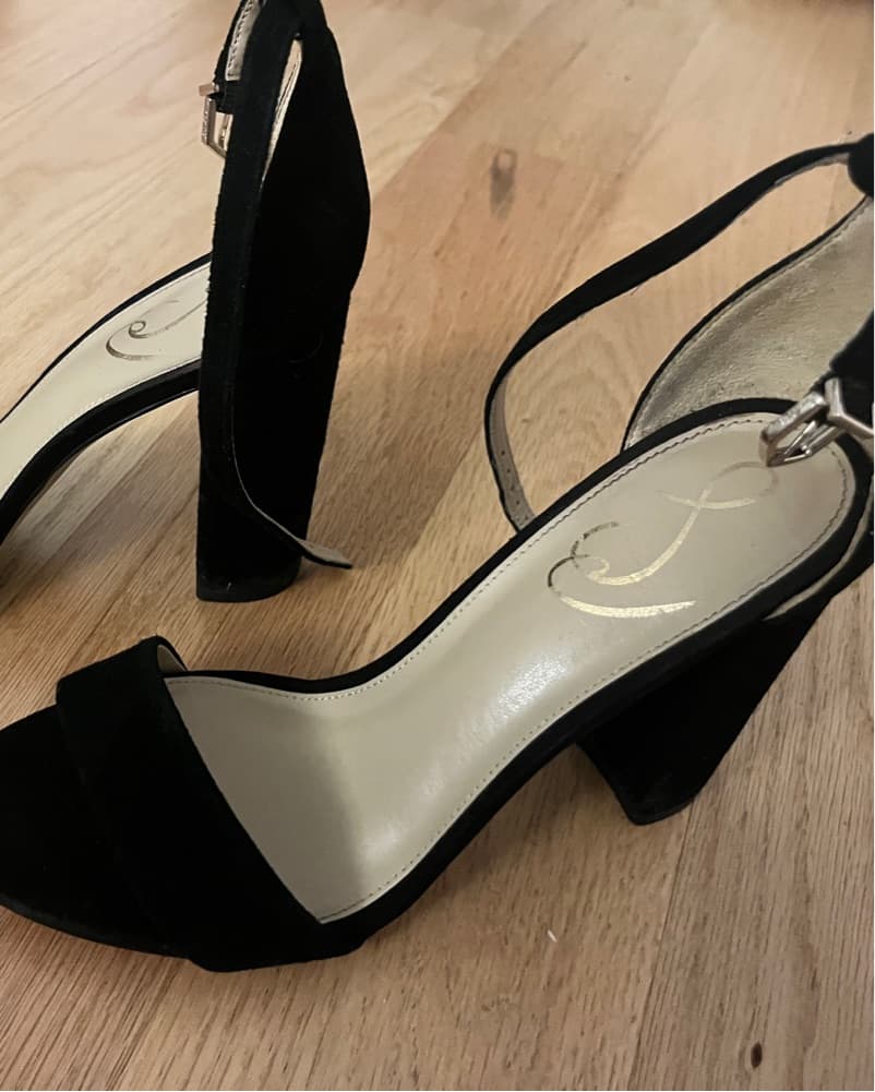 Chic Black Ankle Strap Heels - Image 4