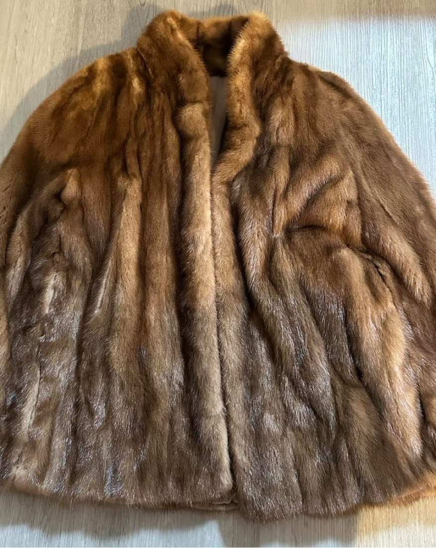 Fur cape  - Image 4