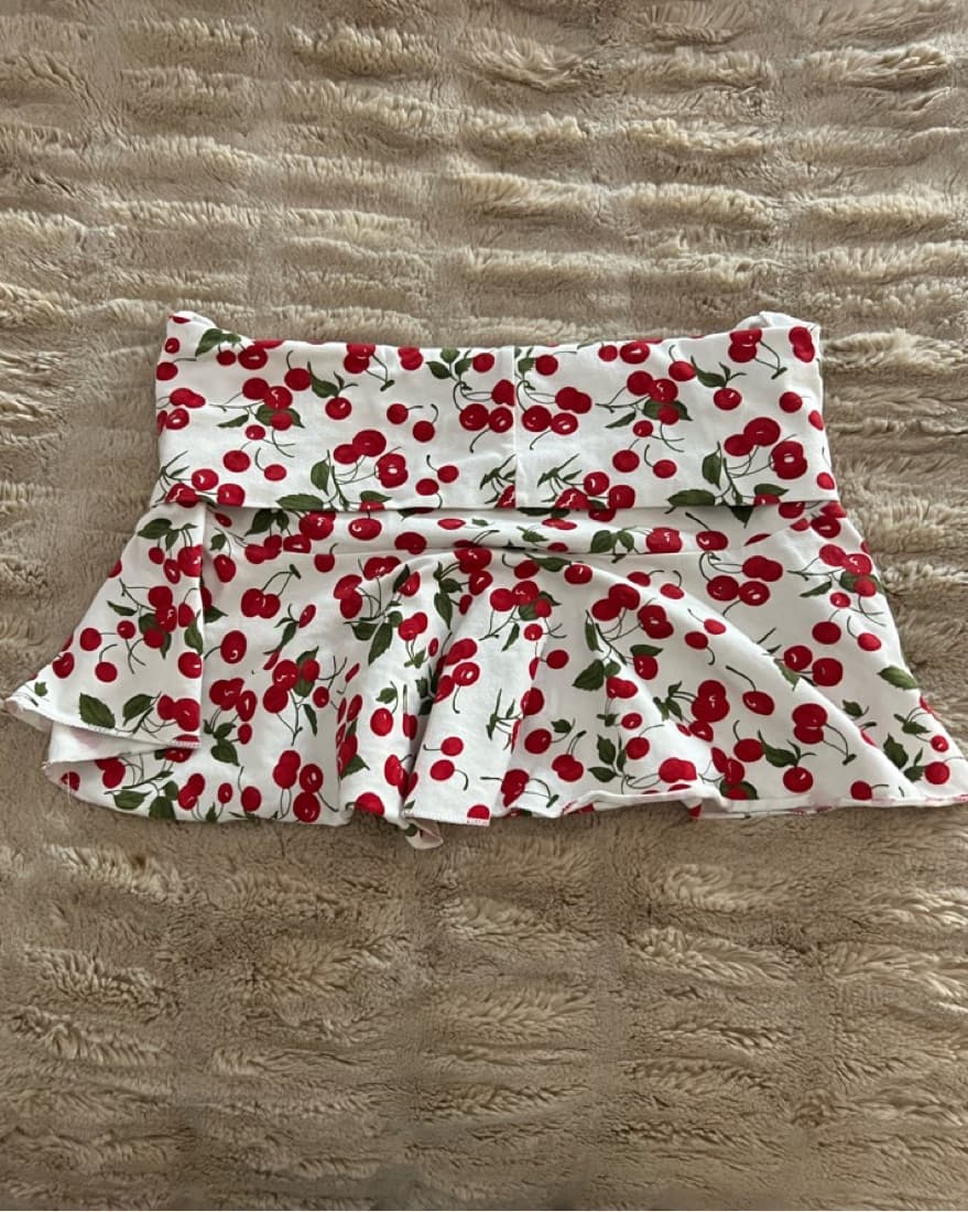 VINTAGE CHERRY MINI SKIRT - Image 2