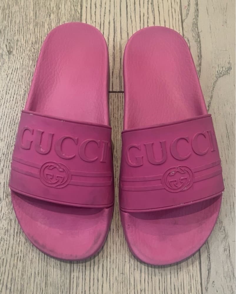 Gucci Pink Signature Pool Slide Sandals - Image 2