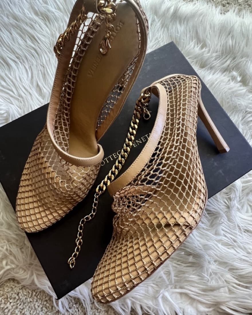 Bottega Veneta Tan Mesh Pumps Gold Chain - Image 3