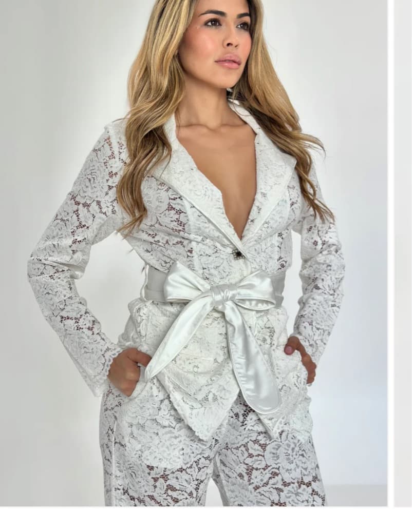 Julia Lussi White Lace Set - Image 3