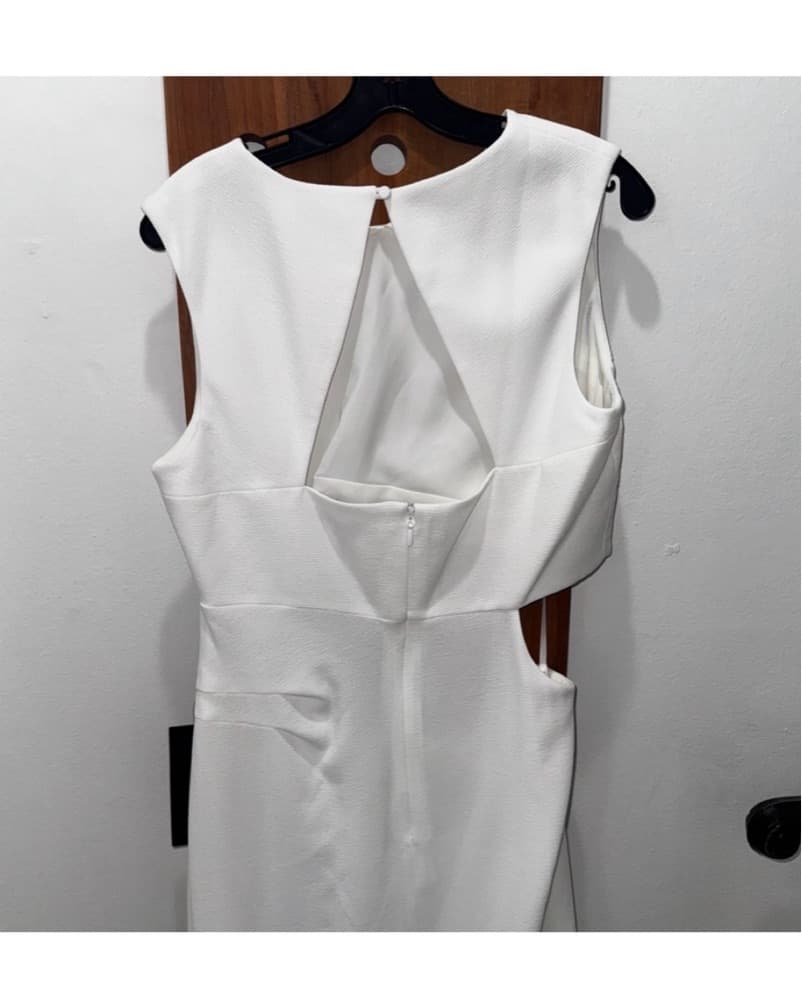 BCBG White cutout dress - Image 5