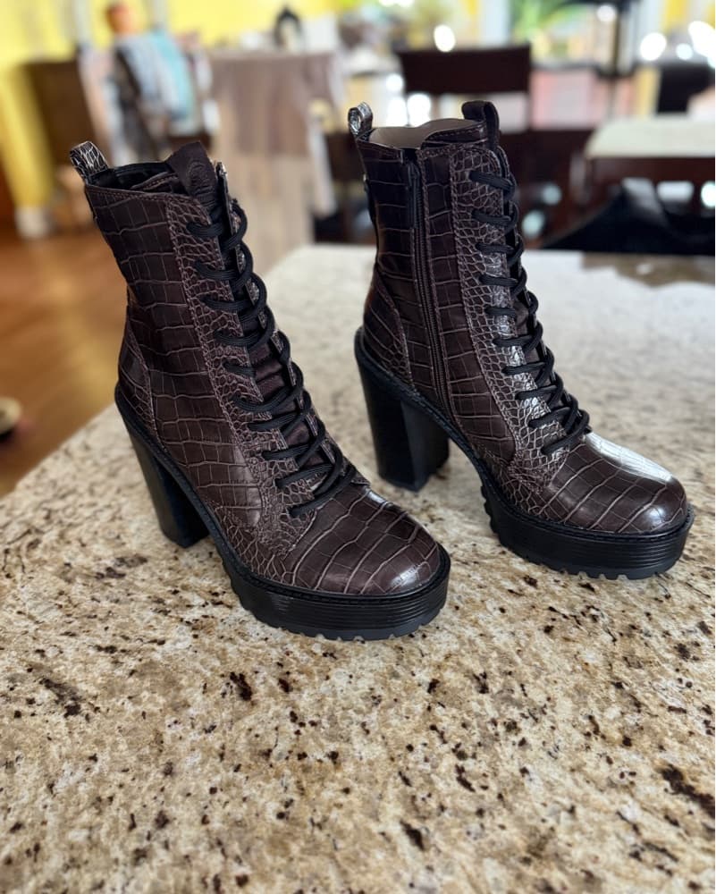 NWOT Guess Croc-Embossed Platform Boots - Image 2