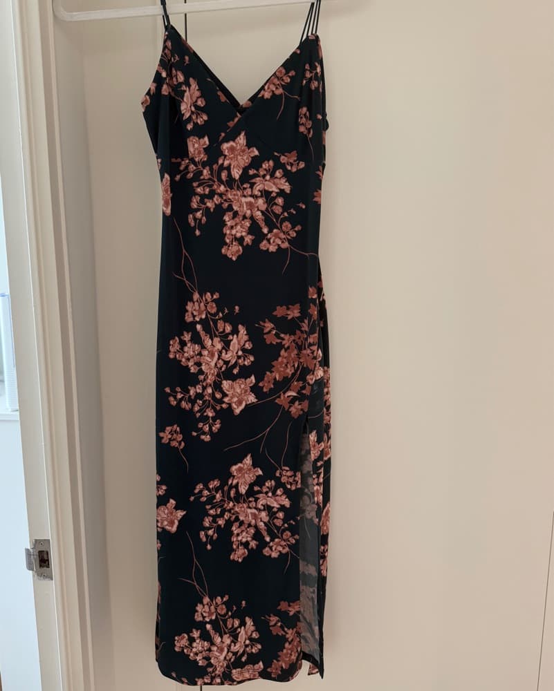 Chic Floral Midi Slip Dress - Image 1