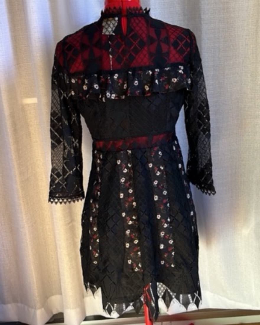 NWT Foxiedox Floral/lace Cocktail Dress - Image 3