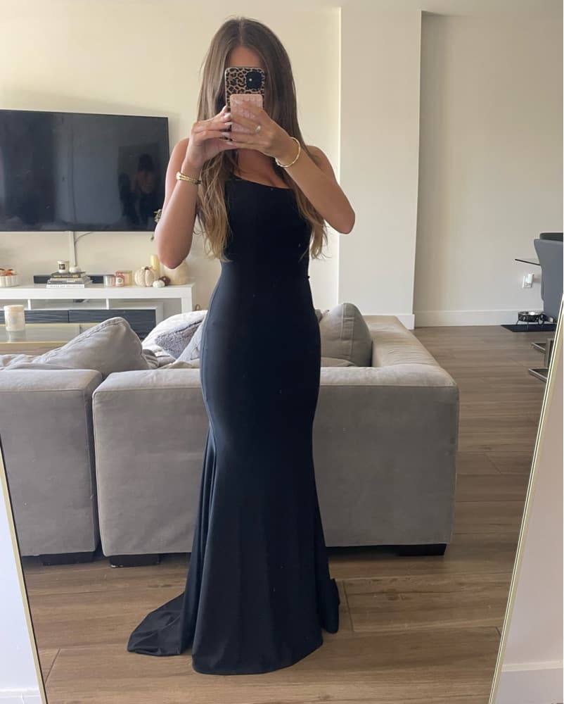 Black Gown - Image 2