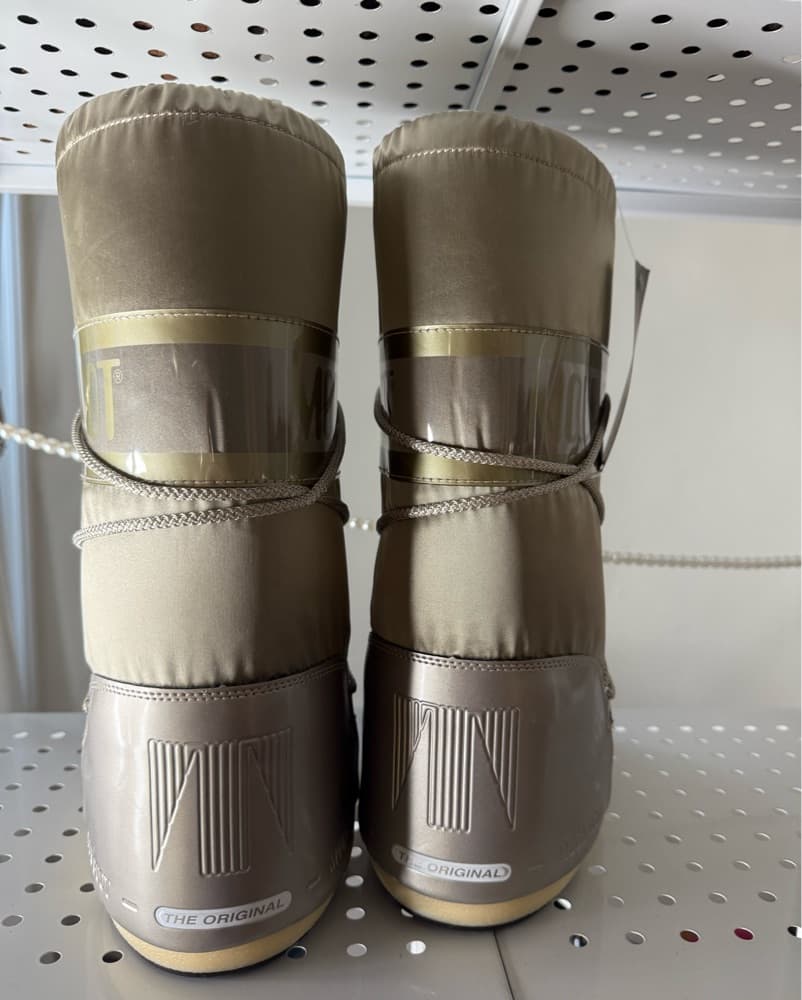 Moon Boots Tall Icon Glance Platinum  - Image 4