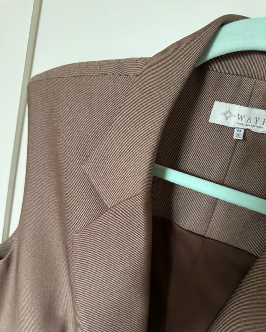 Brown Sleveless blazer / Vest - Image 2
