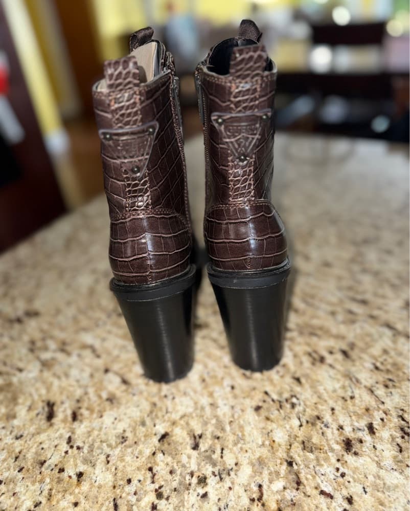 NWOT Guess Croc-Embossed Platform Boots - Image 4
