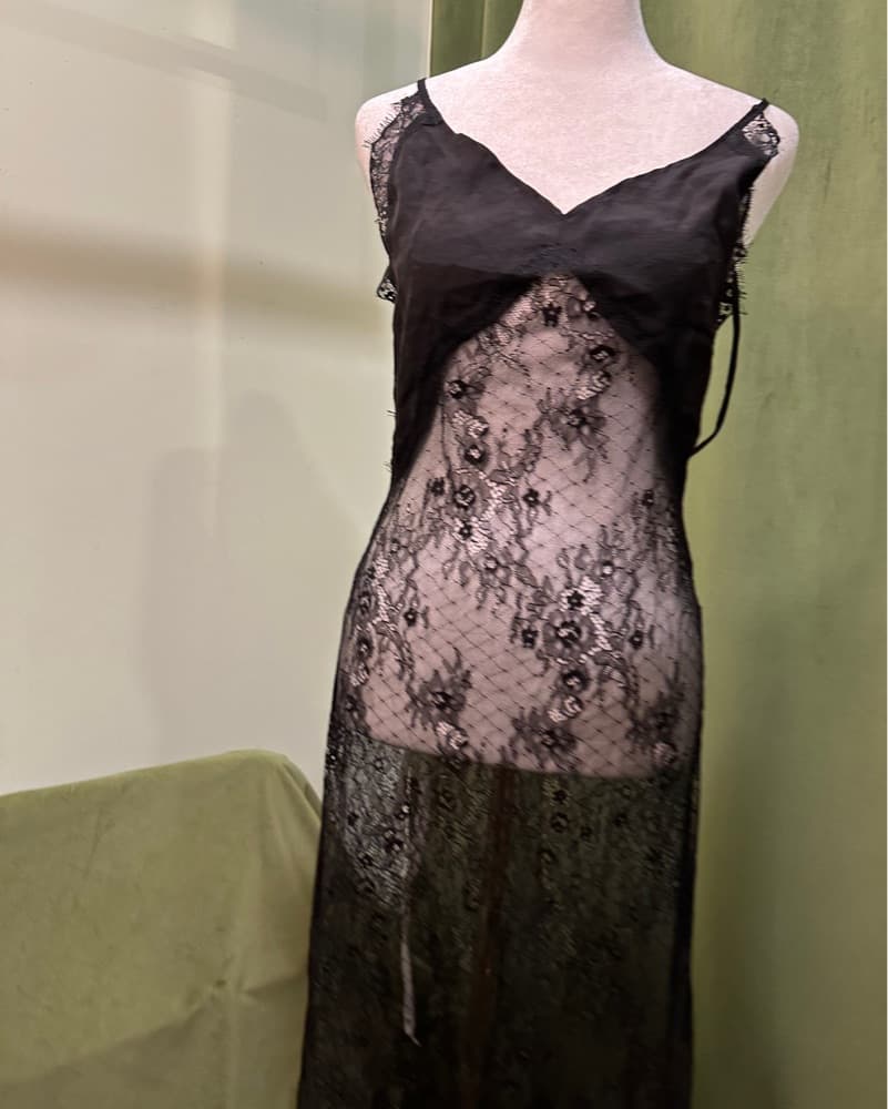 Elegant Lace Overlay Slip Dress - Image 5