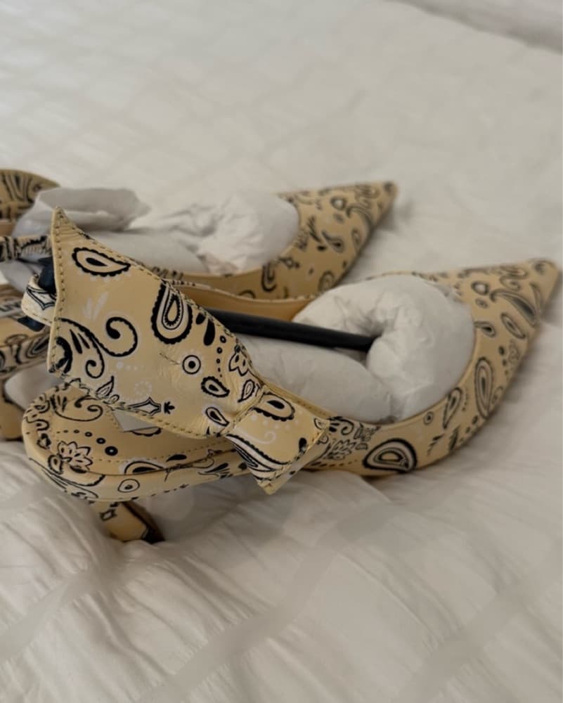 Arezzo X Livia Heels Size 37 - Image 3