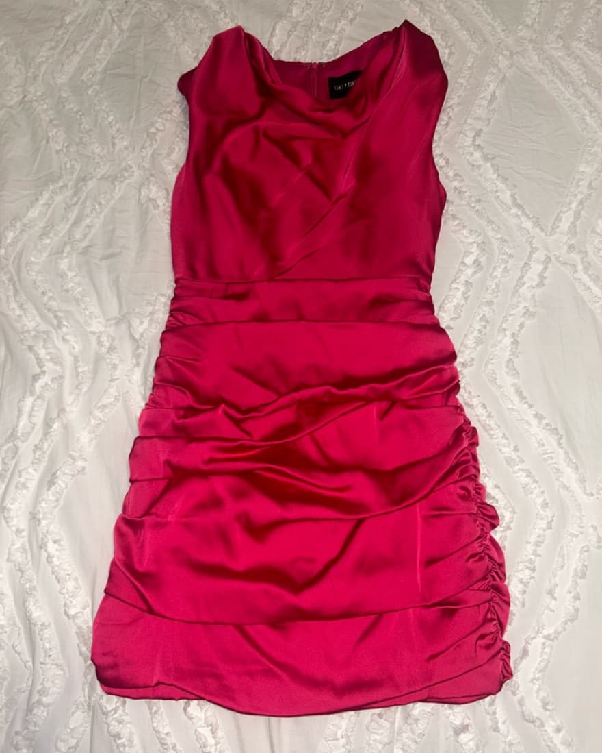 Stunning Fuchsia Ruched Dress - Image 3