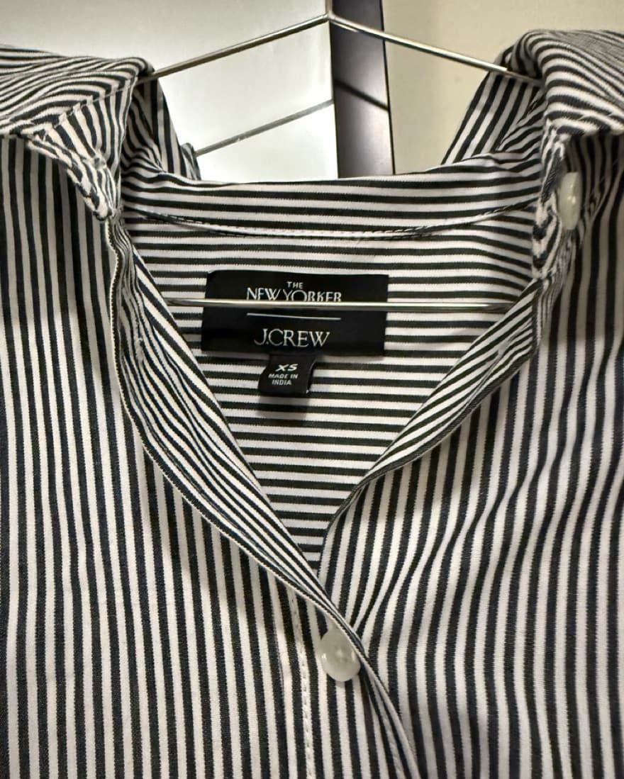 J Crew x New Yorker Collab Shirt - Image 3