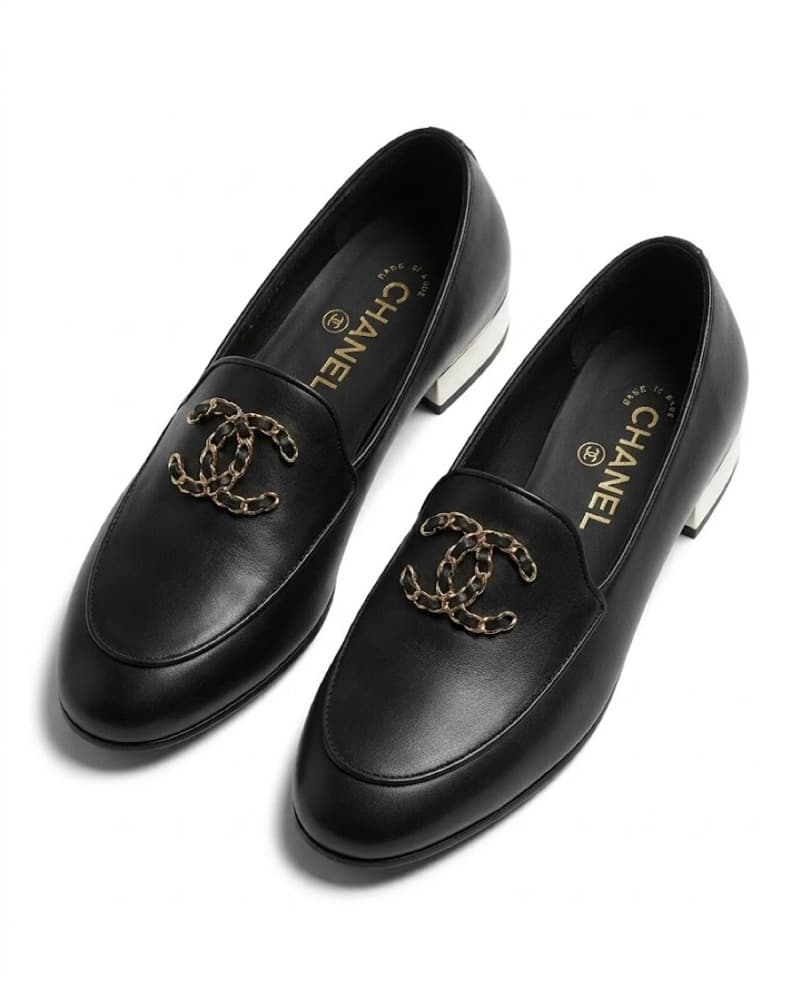 Chanel Black Leather CC chain Loafers - Image 1
