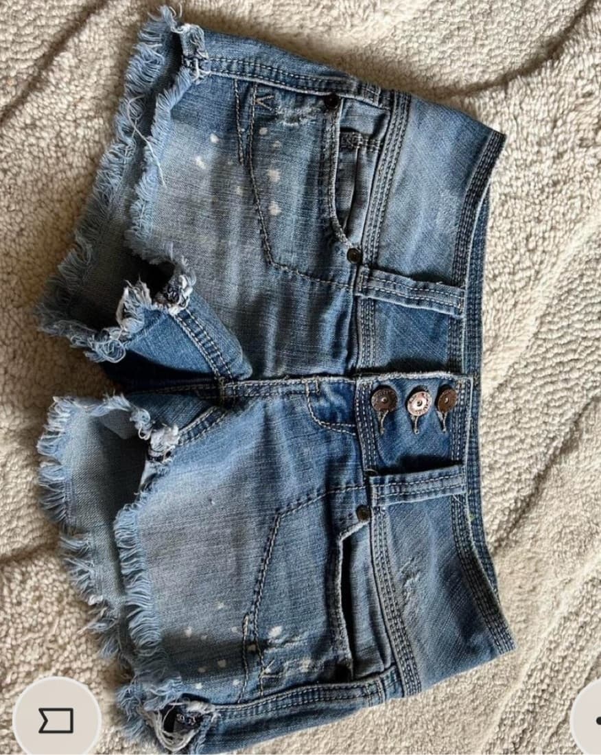 super cute almsot famous denim shorts - Image 2