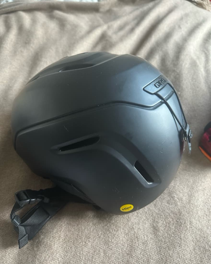 Black Giro Ski Helmet - Image 3