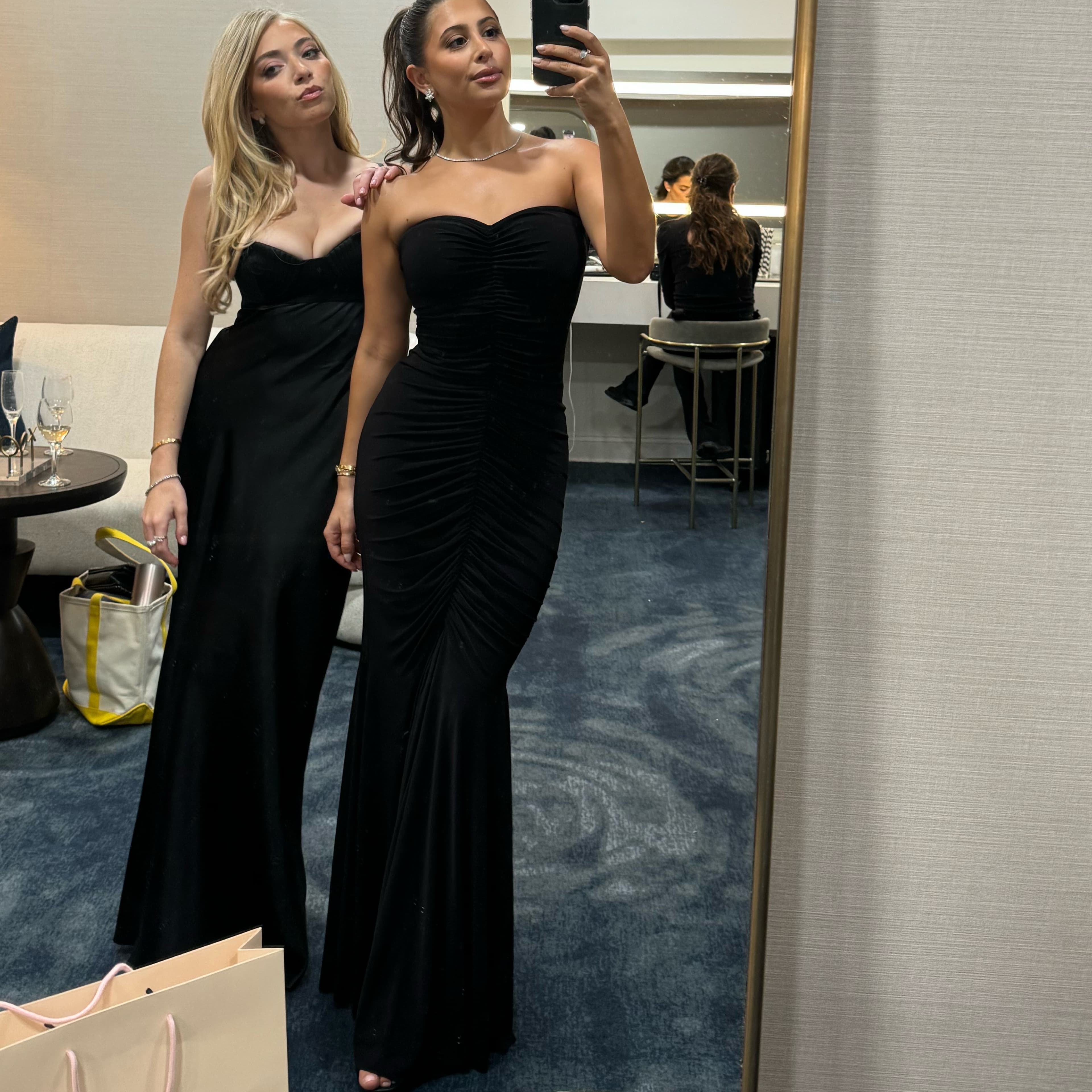 Black Gown - Image 3