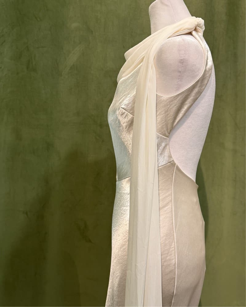 Elegant Minimalist White Gown - Image 5