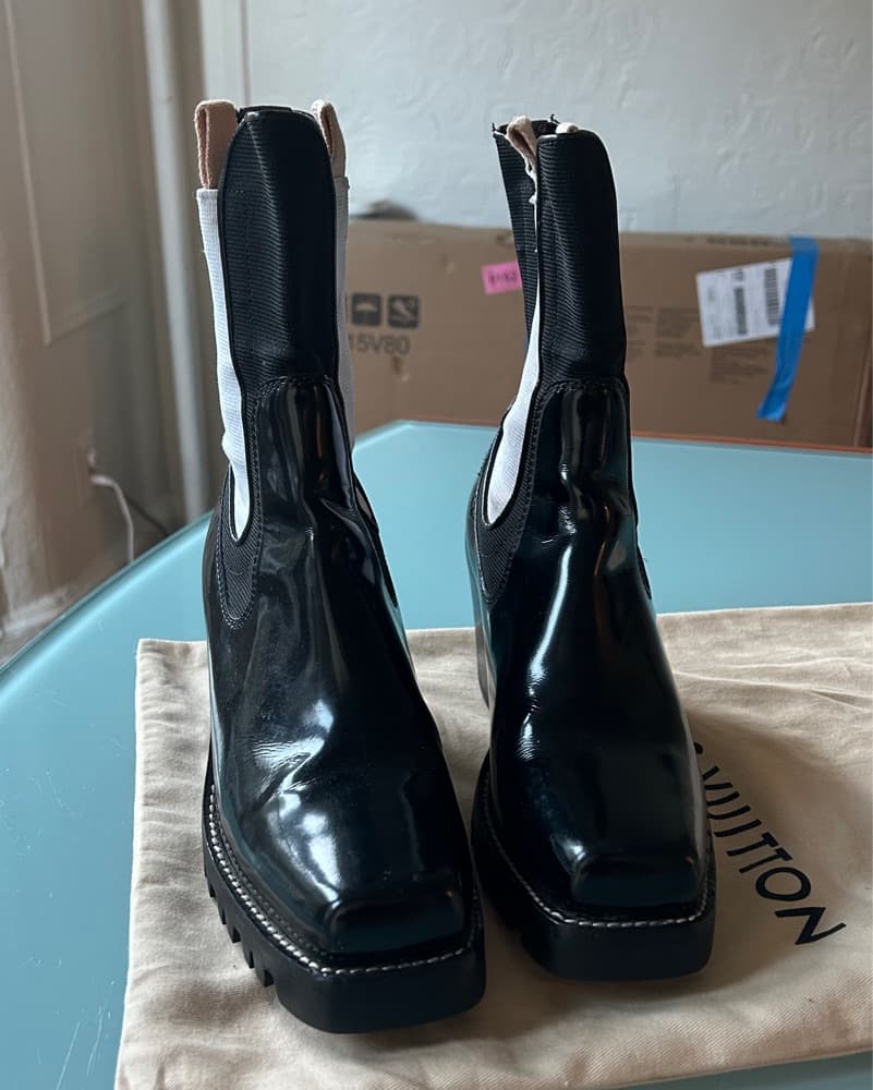 Louis Vuitton Lug Sole Booties - Image 3