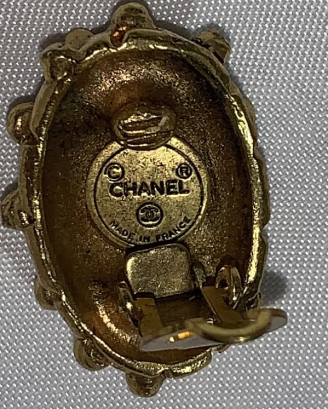 vintage CHANEL Caccoon earrings - Image 4