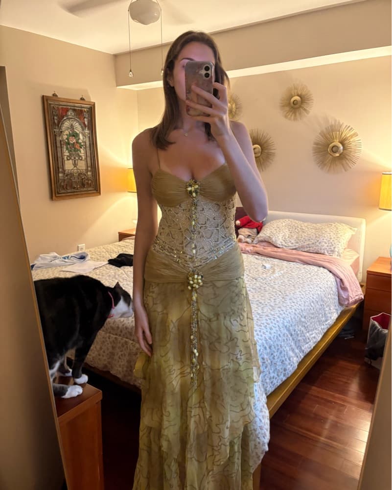 Elegant Gold/Green Lace Gown - Image 3