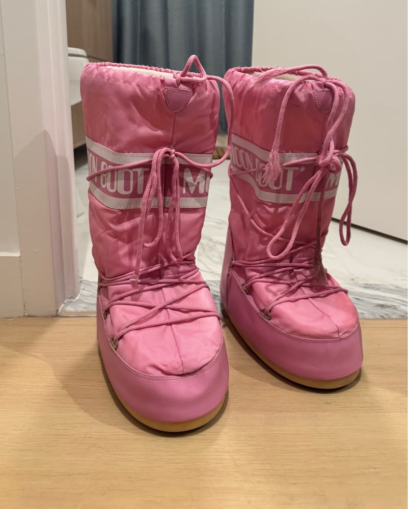 Moon Boots - Pink  - Image 1