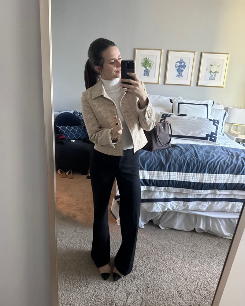 Chic Tweed Jacket with Polished Buttons - Image 3