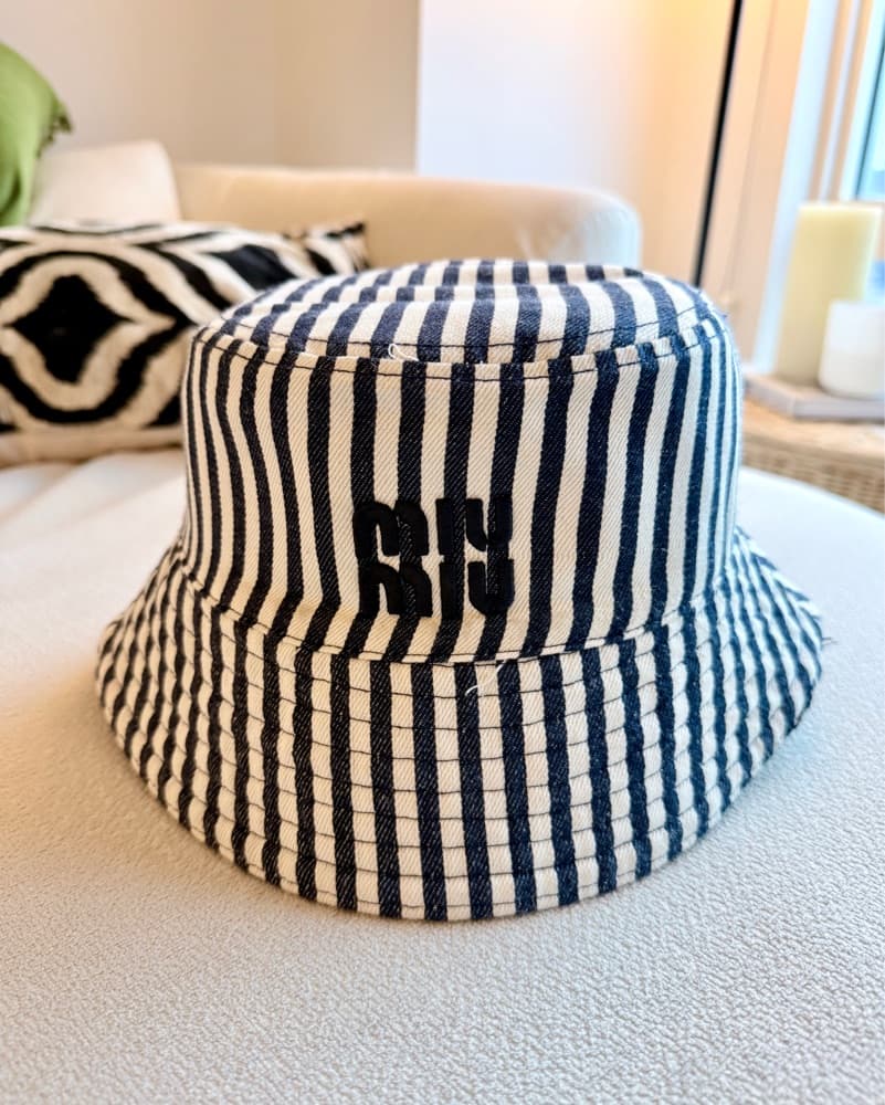  Miu Miu Bucket Hat Revirsable  - Image 2