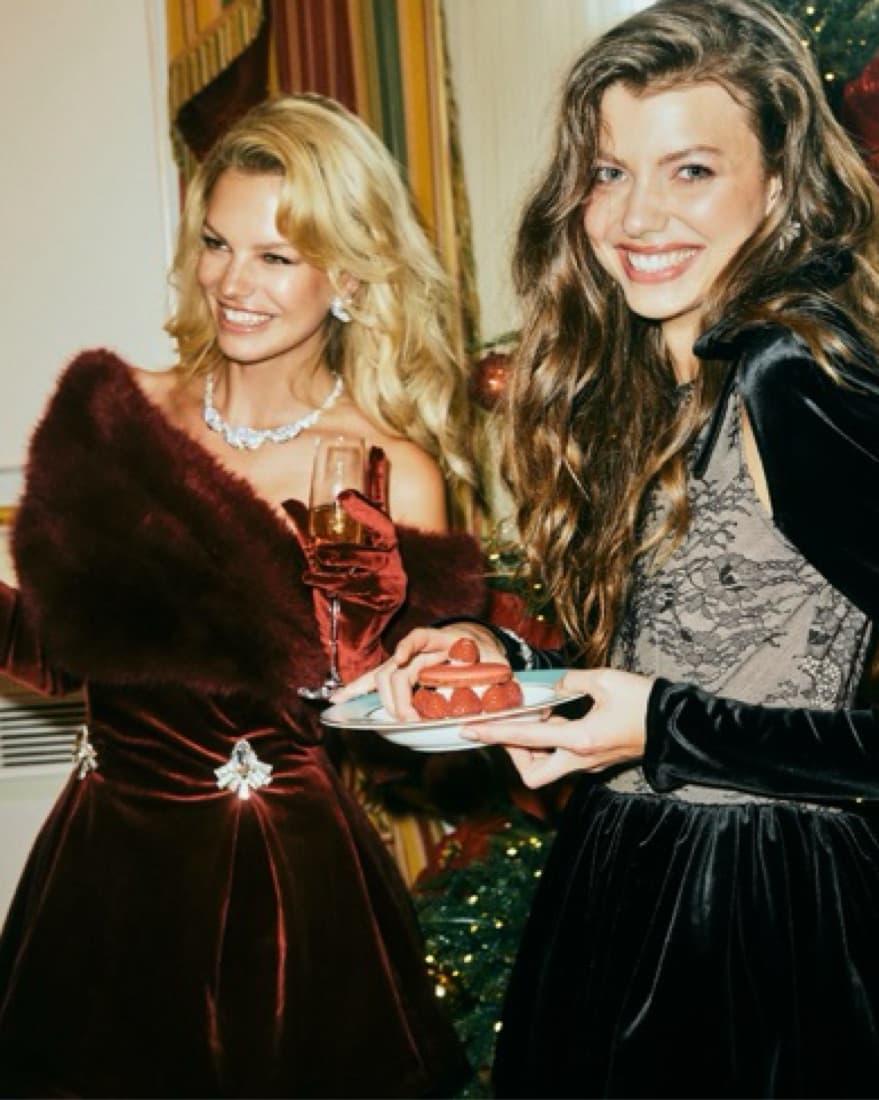 Simone Red Velvet Mini Dress With Fur - Image 2
