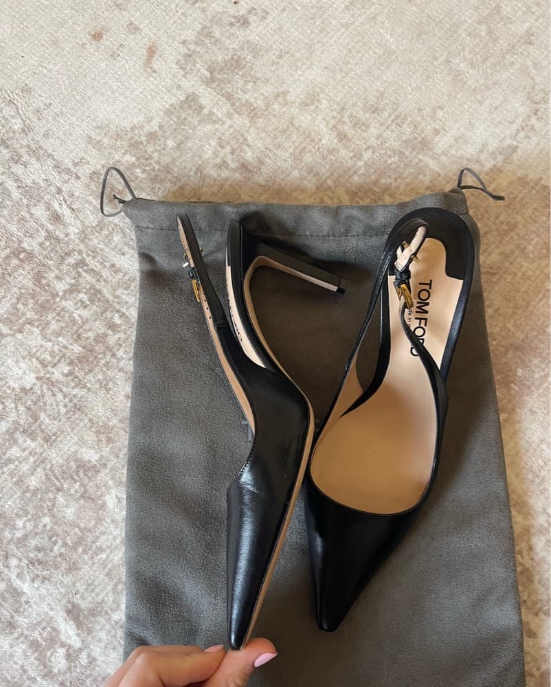 Chic Black Slingback Heels - Image 3