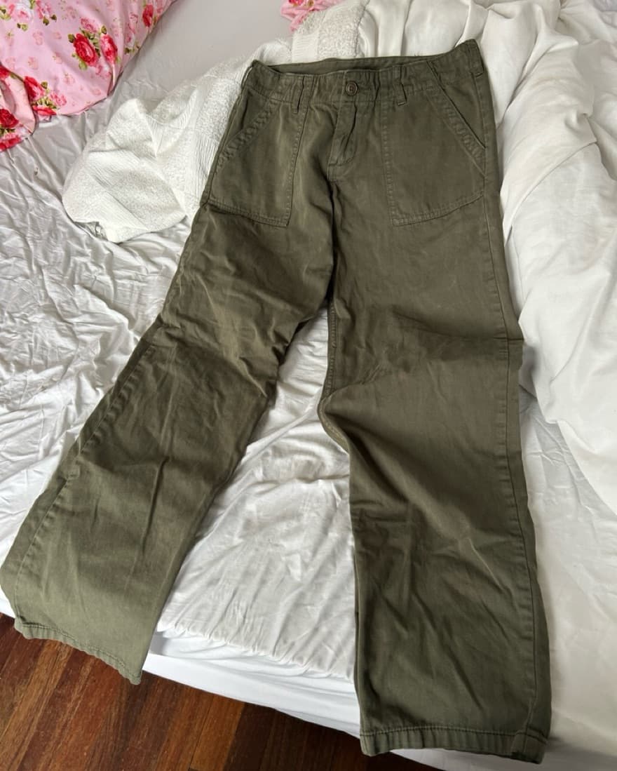 Brandy Melville Low Rise Green Pants - Image 4