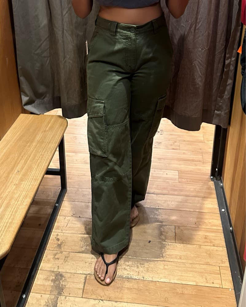 Aritzia TNA Cargo Jeans Olive Green - Image 4