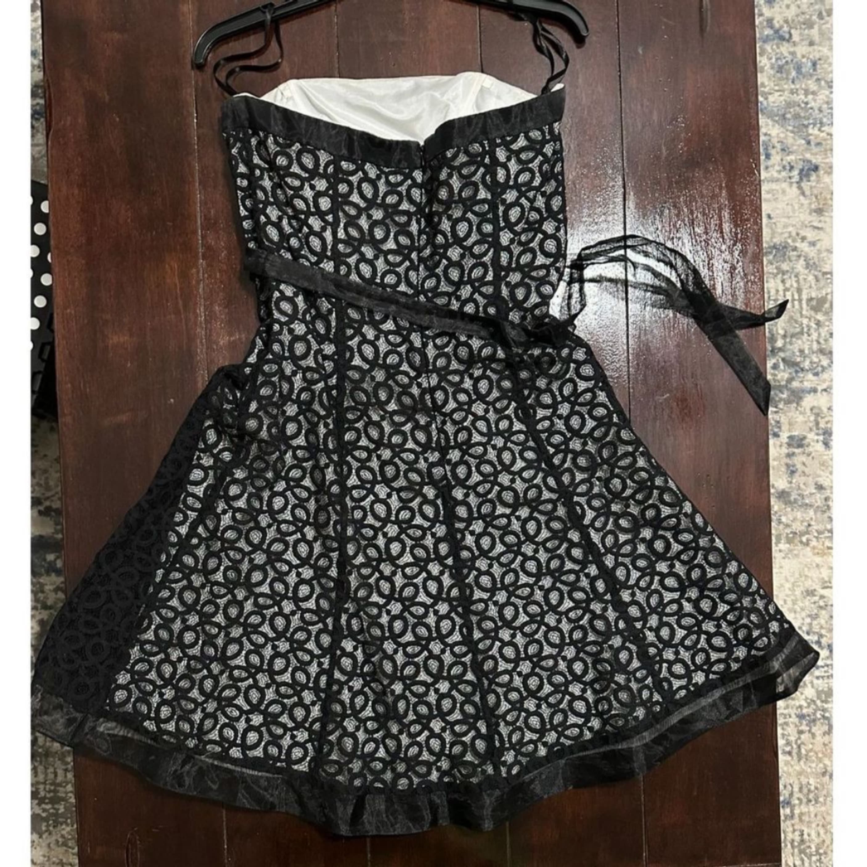 White House Black Market Dress Size 8 - Image 2