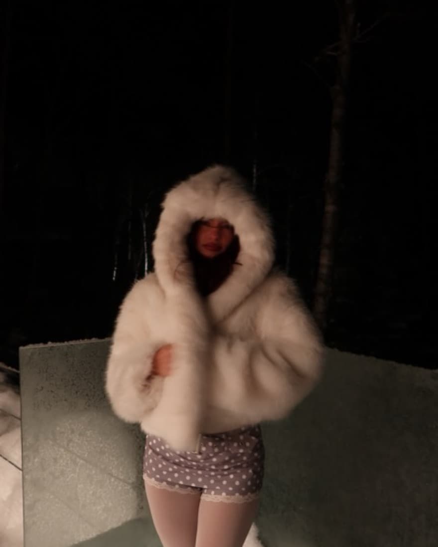 Viral hooded white fur coat!  - Image 3