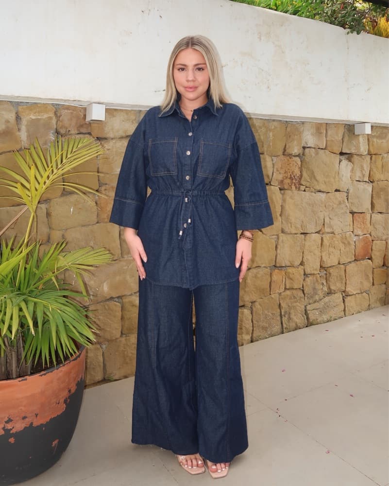 Chic Denim Jumpsuit with Flare Legs - Image 4