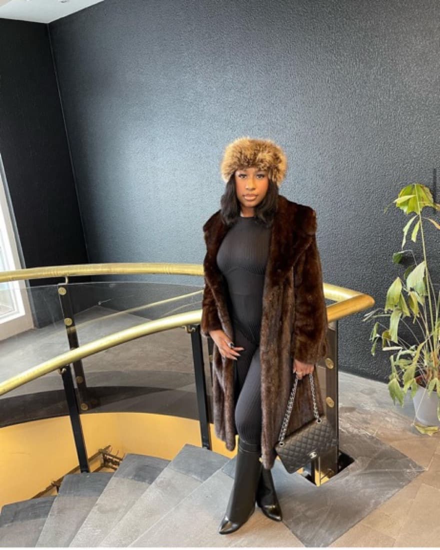 Mobwife MINK Coat - Image 3