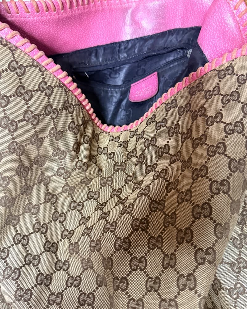 Iconic Gucci Hobo Bag - Image 4