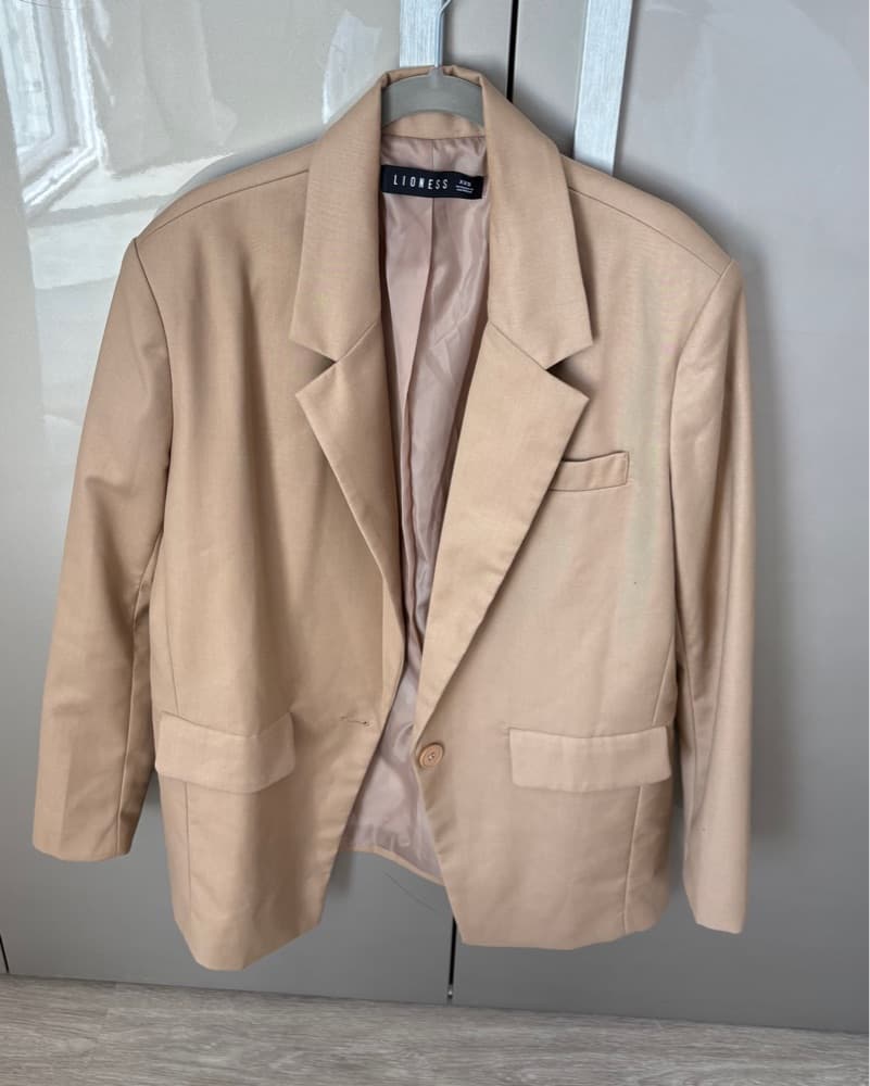 Chic Beige Trench Coat - Image 2